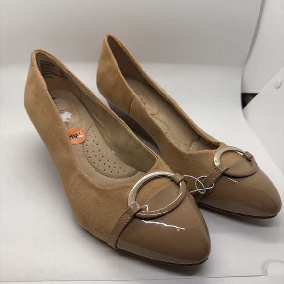 Gloria Vanderbilt Shoes - NEW Gloria Vanderbilt Memory Foam Tan Wedge 2" Heels Women’s size 11 W